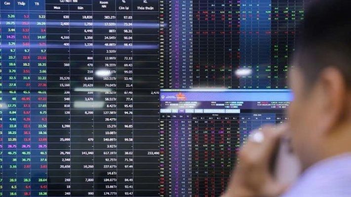 Chứng khoán tuần qua: VN-Index điều chỉnh, dòng tiền xu hướng chuyển sang bất động sản 8 image 2025 10 18T141356.536